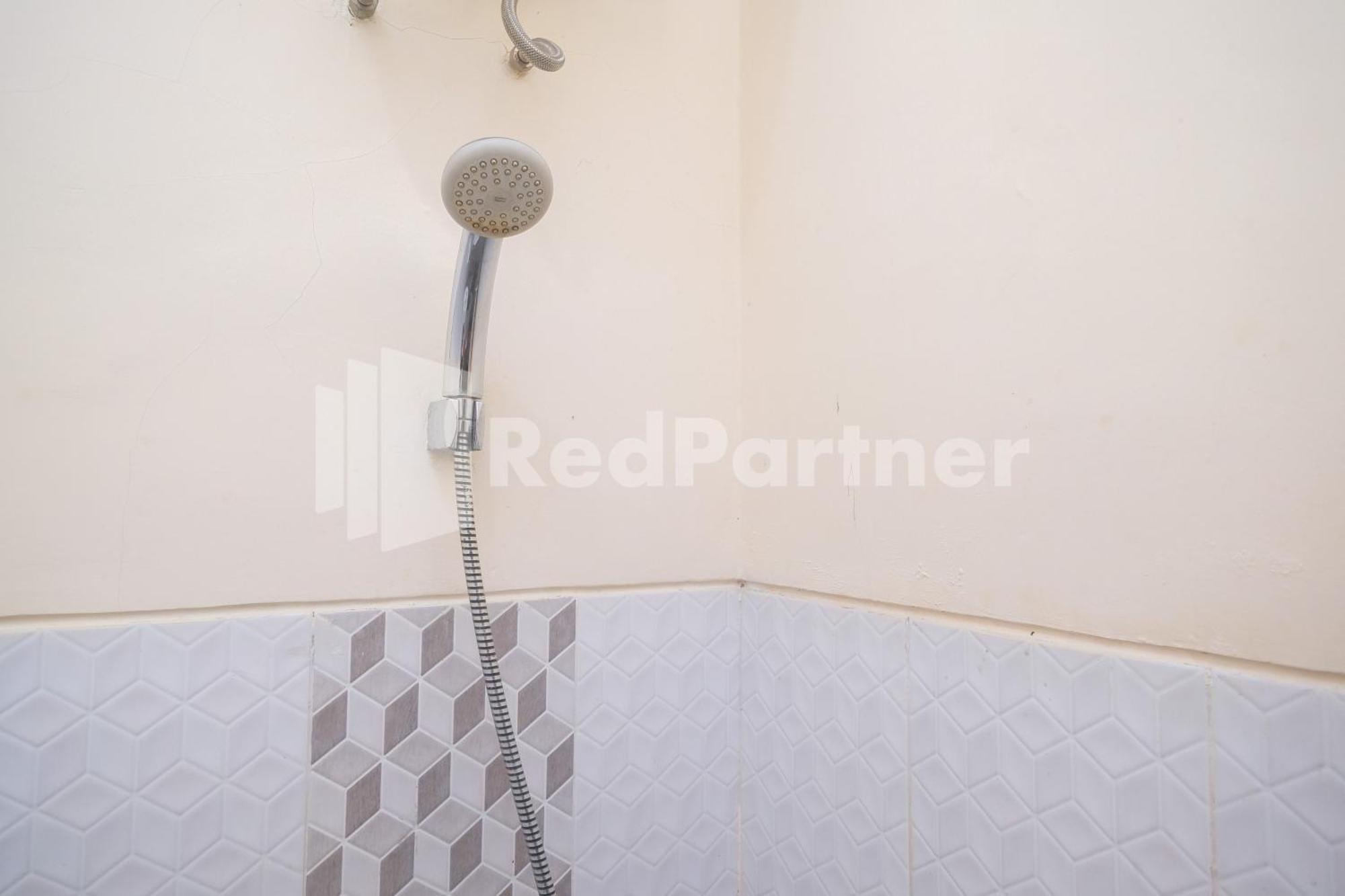 Hotel Griya Loka 2 Syariah Near Simpang Lima Mitra Reddoorz Semarang Exterior foto