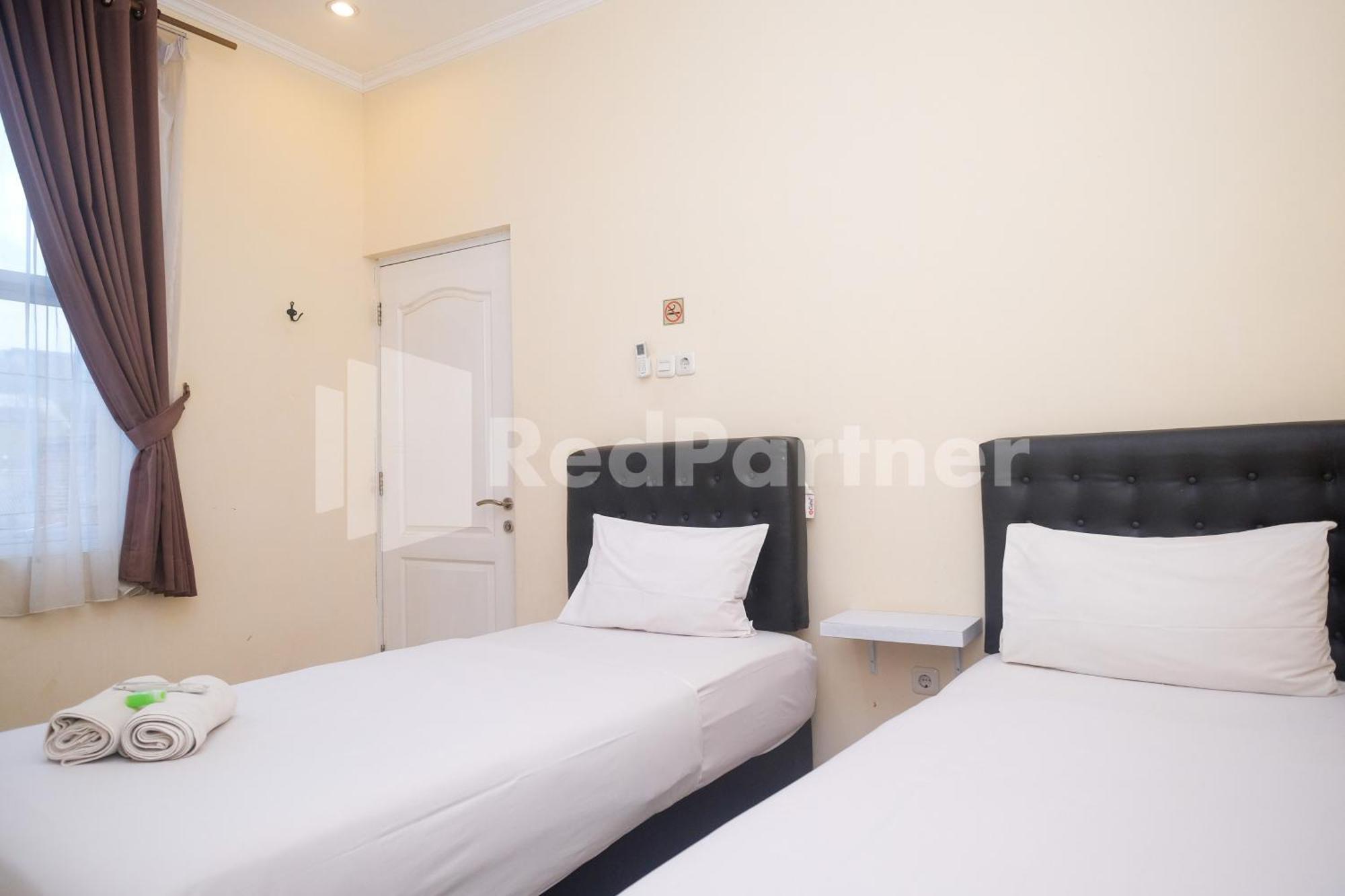 Hotel Griya Loka 2 Syariah Near Simpang Lima Mitra Reddoorz Semarang Exterior foto