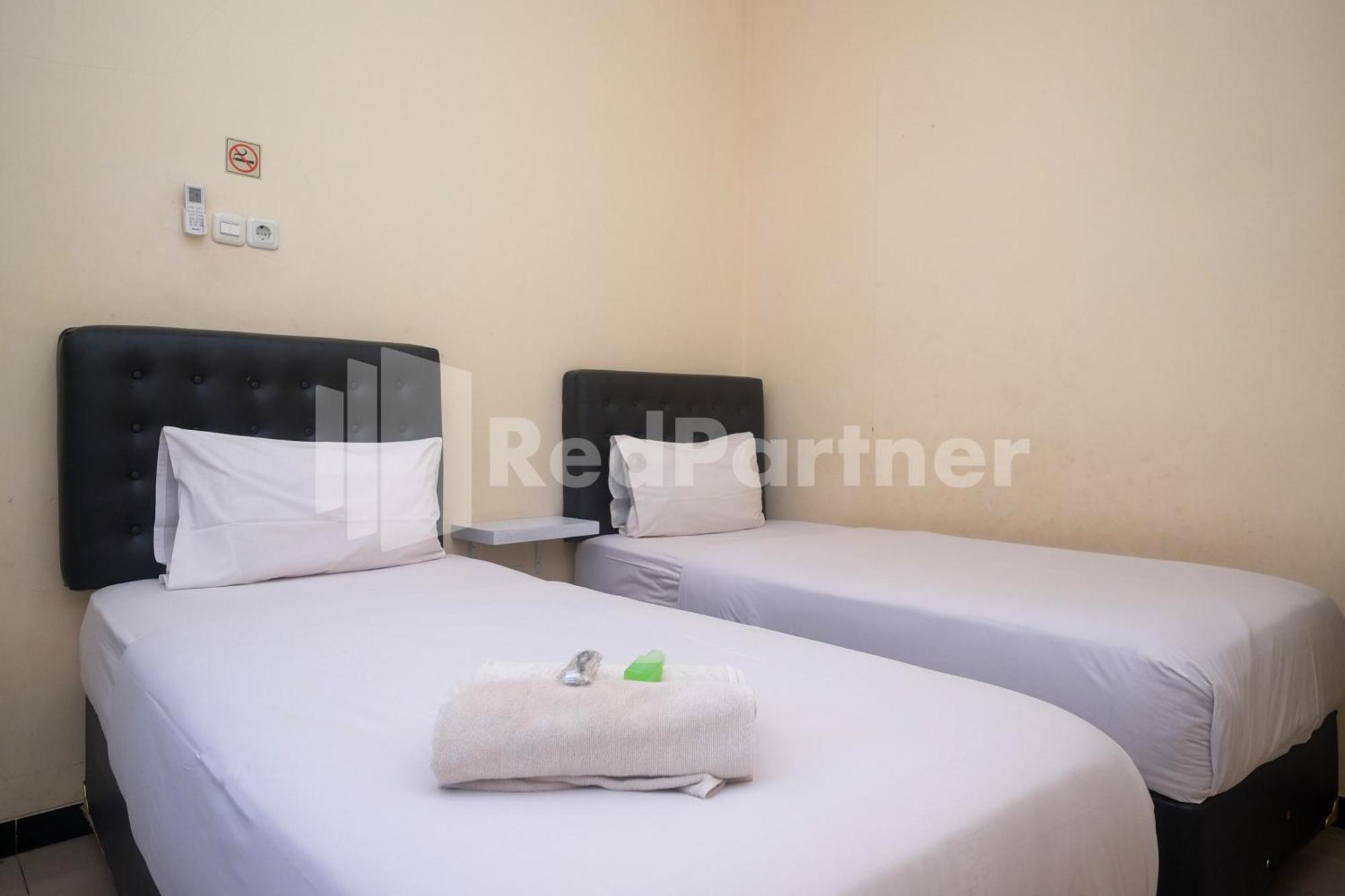 Hotel Griya Loka 2 Syariah Near Simpang Lima Mitra Reddoorz Semarang Exterior foto