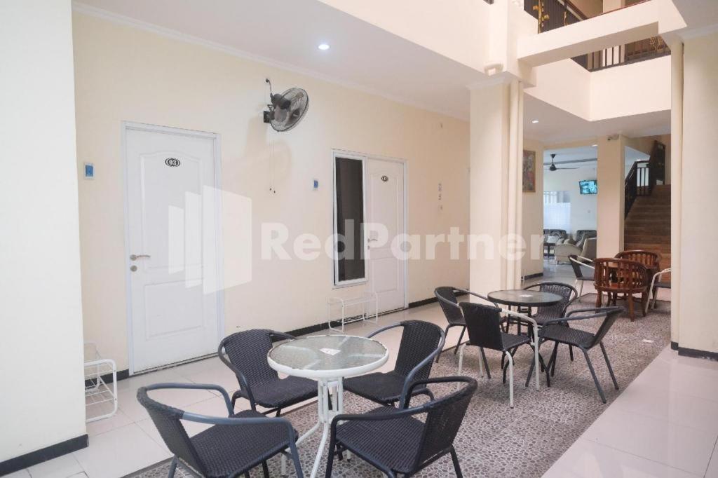 Hotel Griya Loka 2 Syariah Near Simpang Lima Mitra Reddoorz Semarang Exterior foto